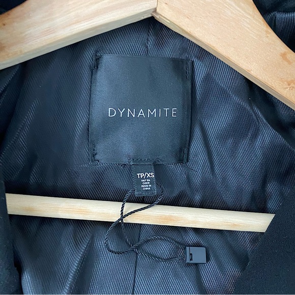 DYNAMITE | Black single button blazer - Picture 6 of 7